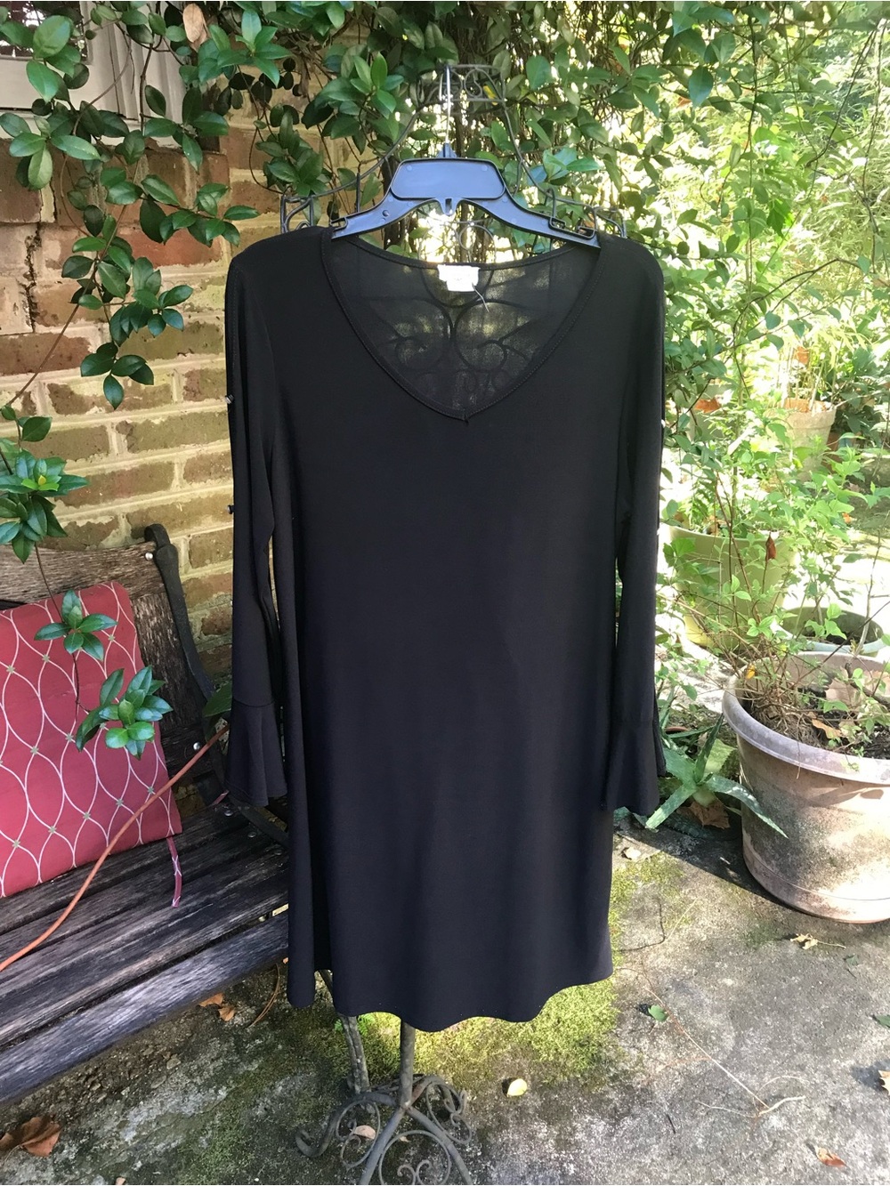 AKA Posh- BLACK POLYKNIT DRESS- Size Large- EUC